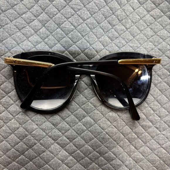 GENTLE MONSTER /LOVESOME Tale/Women Authentic Sunglasses Cat Eye Blk Gold - Picture 4 of 4